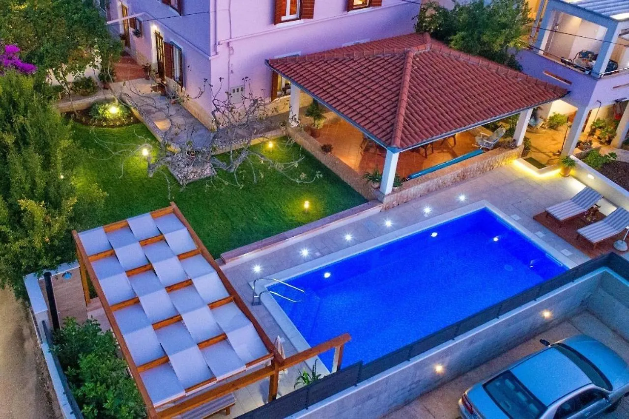 Family Friendly Apartments With A Swimming Pool Preko, Ugljan - 20390 Preko