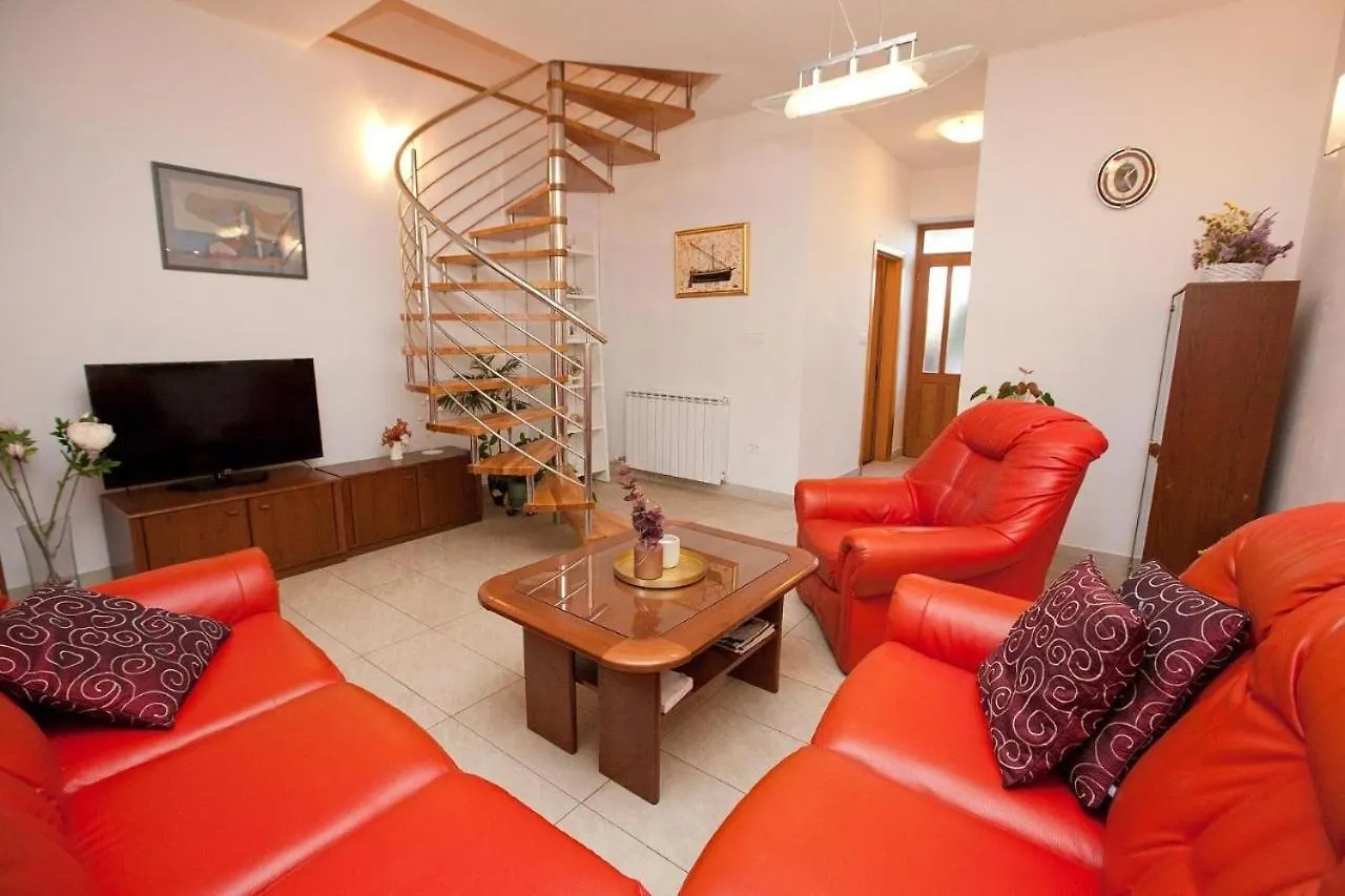 Family Friendly Apartments With A Swimming Pool Preko, Ugljan - 20390 Croatia