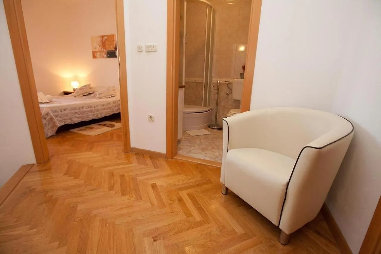 Family Friendly Apartments With A Swimming Pool Preko, Ugljan - 20390