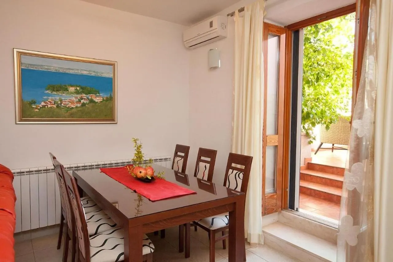 Family Friendly Apartments With A Swimming Pool Preko, Ugljan - 20390 0*, Preko