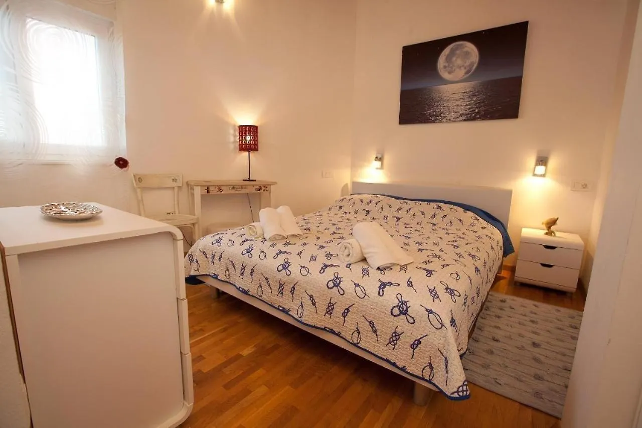 Family Friendly Apartments With A Swimming Pool Preko, Ugljan - 20390