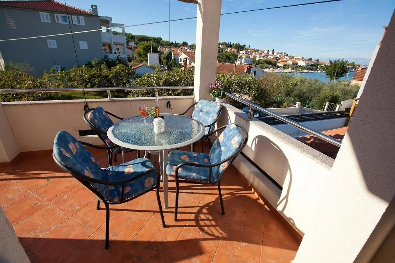 Family Friendly Apartments With A Swimming Pool Preko, Ugljan - 20390 0*, Preko