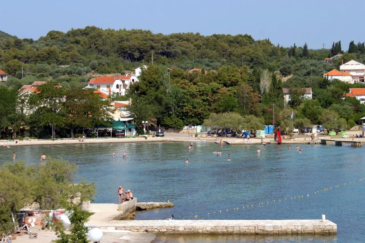 Family Friendly Apartments With A Swimming Pool Preko, Ugljan - 20390  Preko