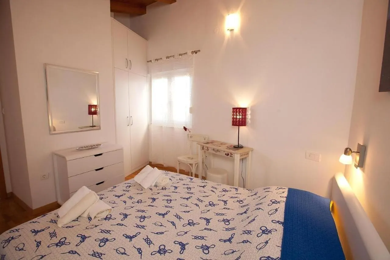 Family Friendly Apartments With A Swimming Pool Preko, Ugljan - 20390 Preko