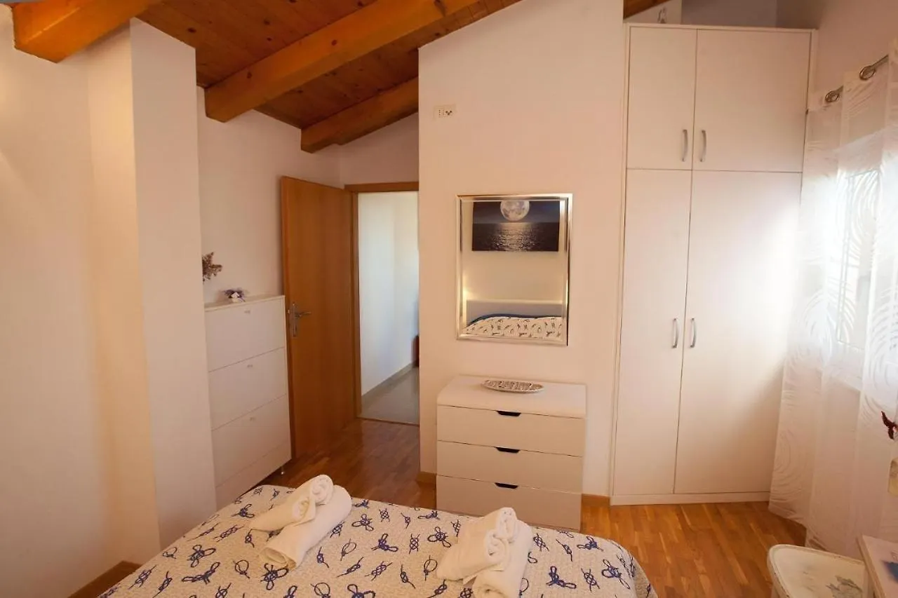Family Friendly Apartments With A Swimming Pool Preko, Ugljan - 20390 Croatia
