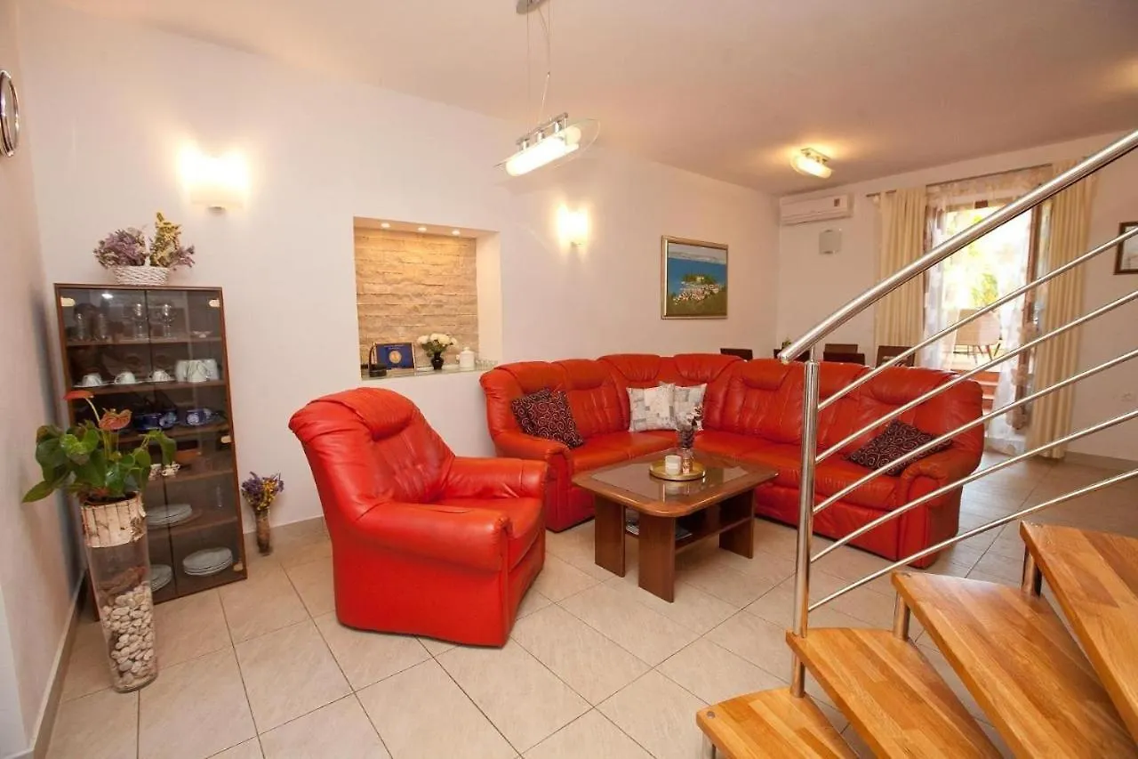 Family Friendly Apartments With A Swimming Pool Preko, Ugljan - 20390 Croatia