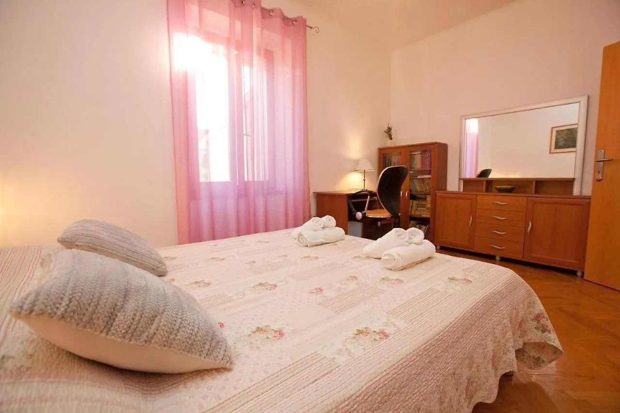 Family Friendly Apartments With A Swimming Pool Preko, Ugljan - 20390 0*, Preko Croatia
